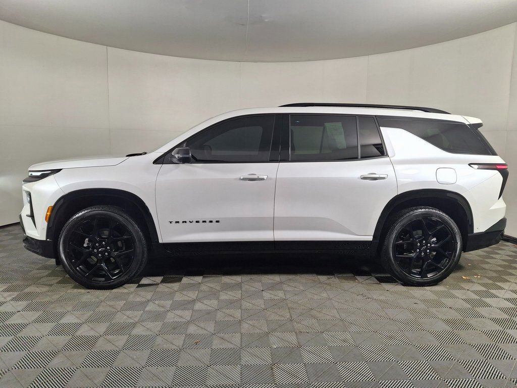 Used 2024 Chevrolet Traverse RS w/ LPO, Floor Liner Package image 2