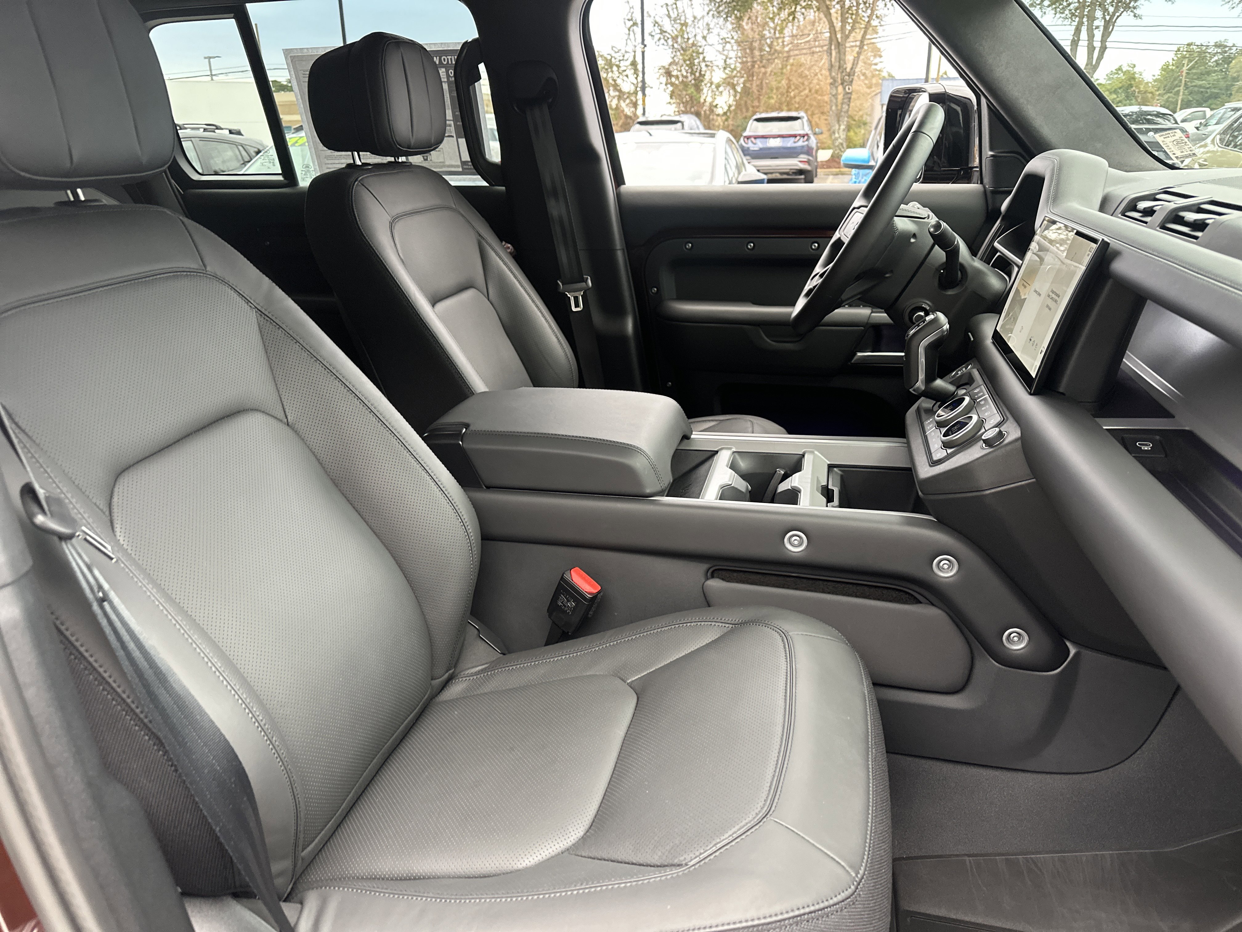 Used 2025 Land Rover Defender 110 Sedona Red Edition image 13