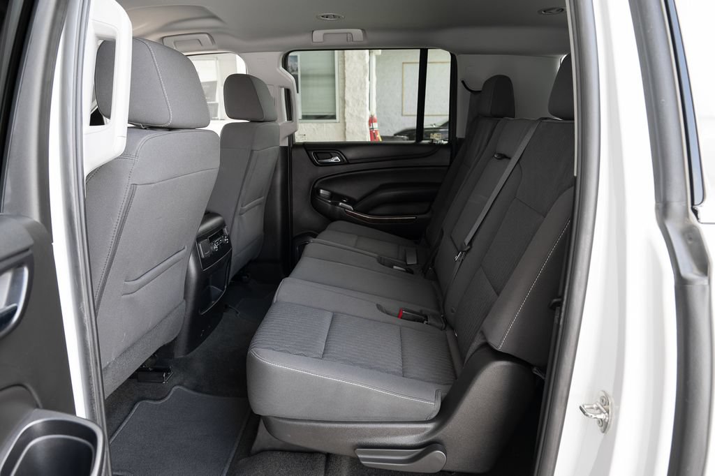 Used 2018 Chevrolet Suburban LS RWD image 34