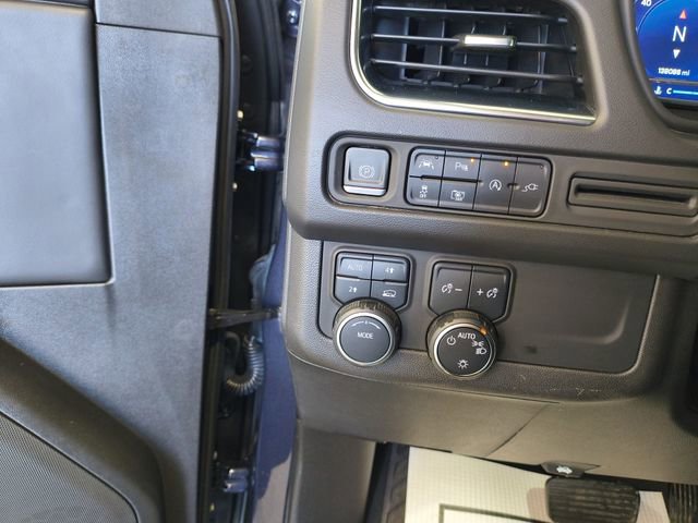 Used 2022 Chevrolet Suburban LT w/ Luxury Package AWD/4WD image 18