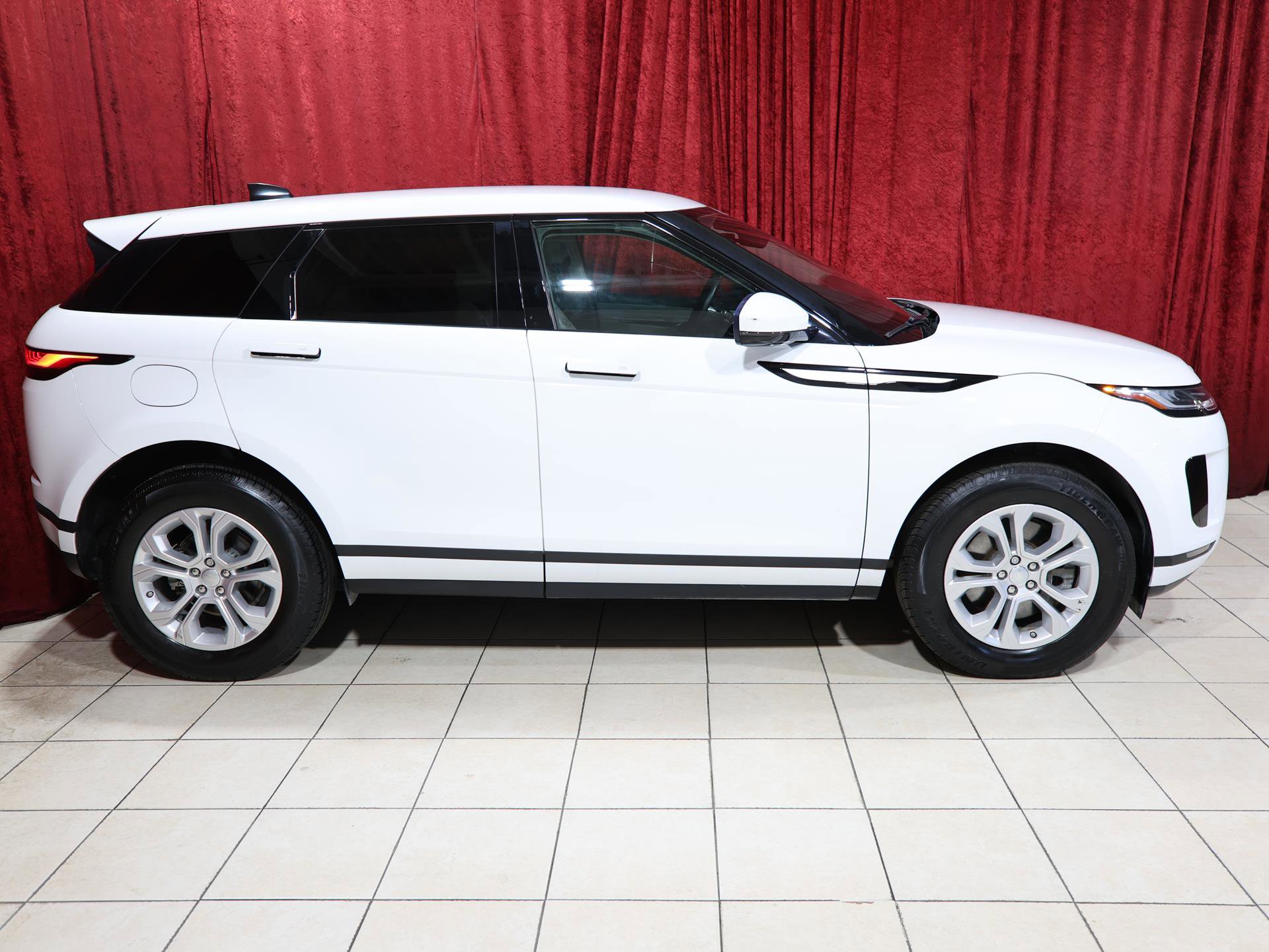 Used 2020 Land Rover Range Rover Evoque S image 8