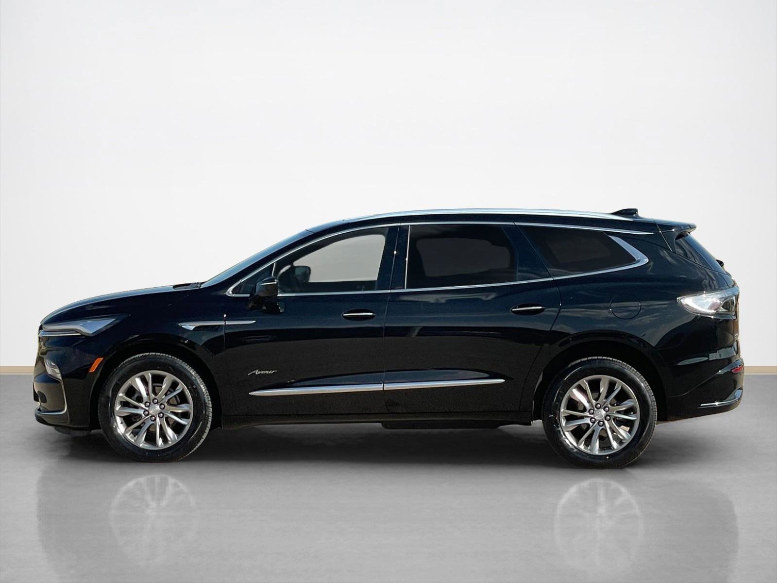 Used 2022 Buick Enclave Avenir w/ Avenir Technology Package image 4