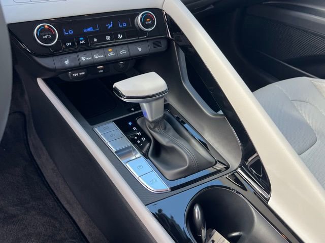 Certified 2026 Hyundai Elantra Limited FWD image 19
