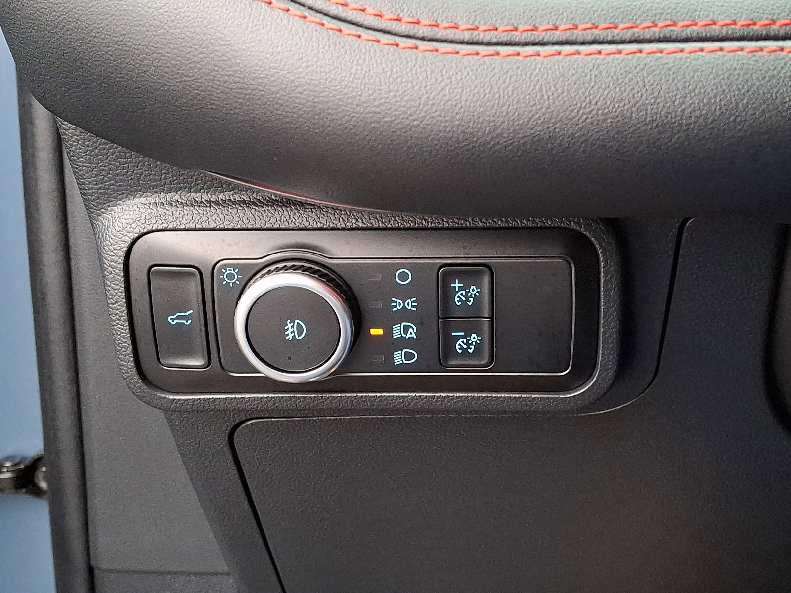 Used 2025 Ford Explorer ST image 24