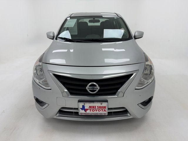 Used 2017 Nissan Versa SV w/ SV Special Edition Package image 3