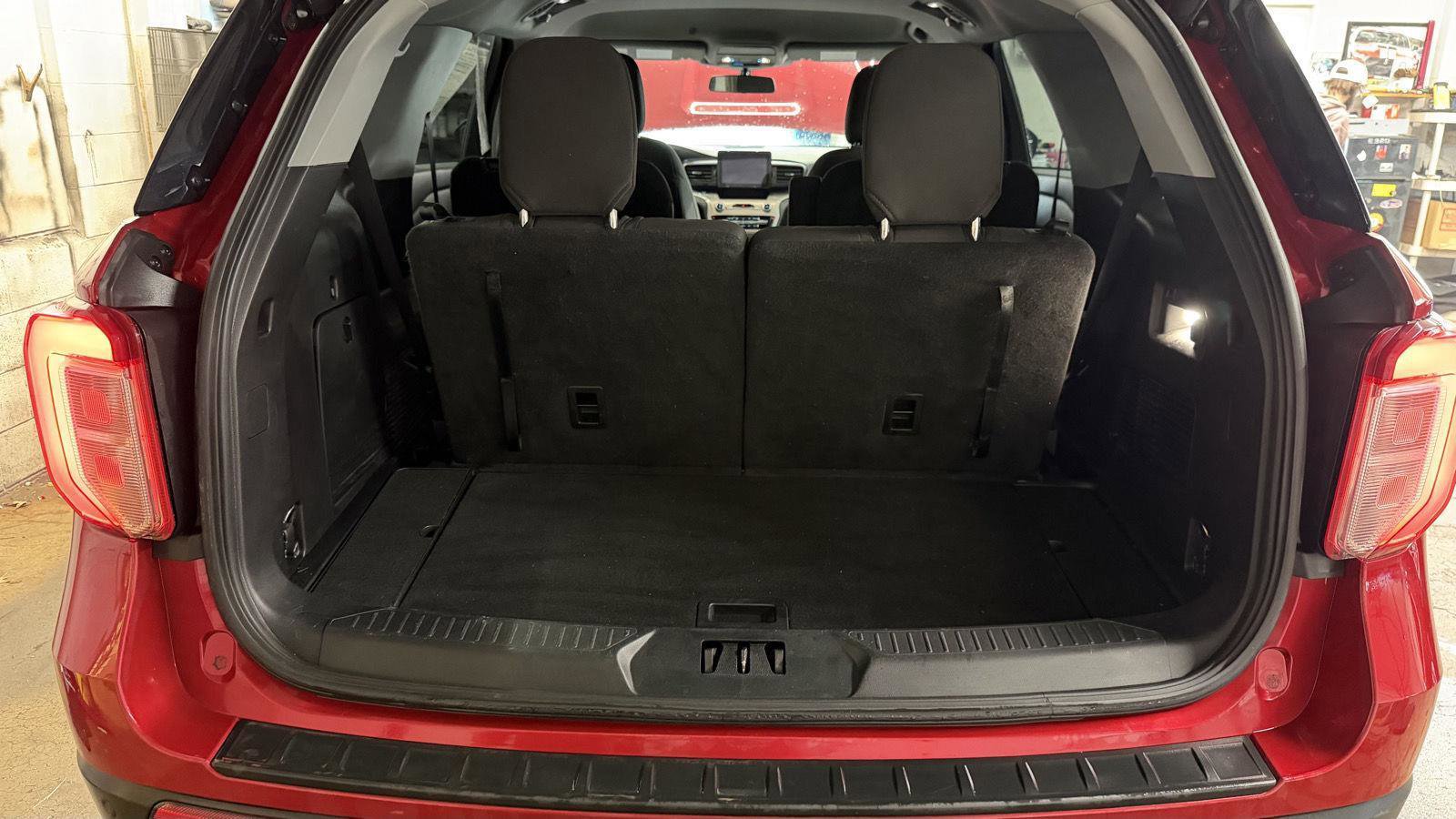 Used 2022 Ford Explorer XLT image 26