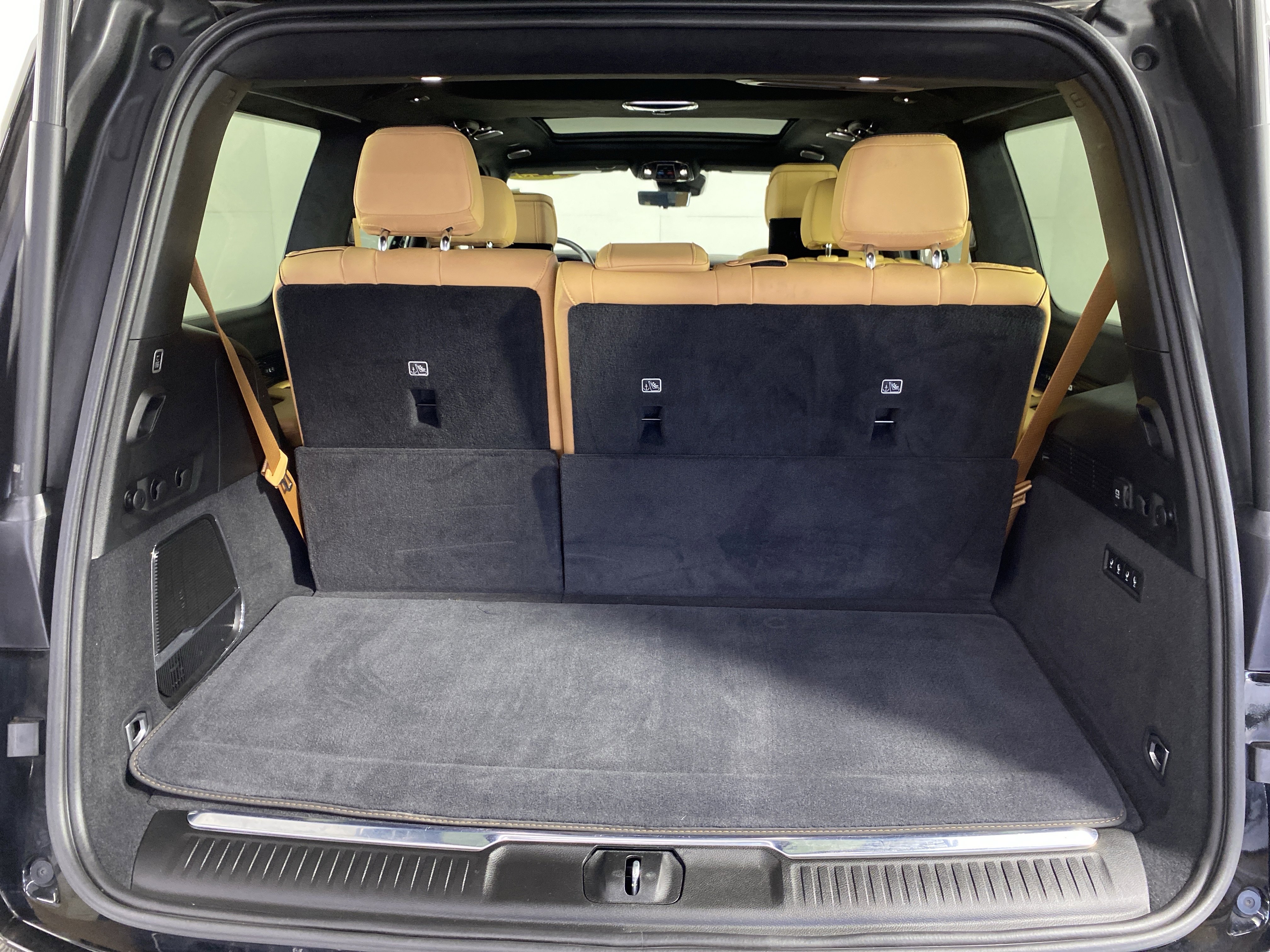 Used 2025 Jeep Grand Wagoneer Series III w/ Rear Seat Video Group 1 AWD/4WD image 38