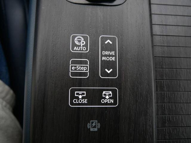 Certified 2024 Nissan Ariya AWD image 29