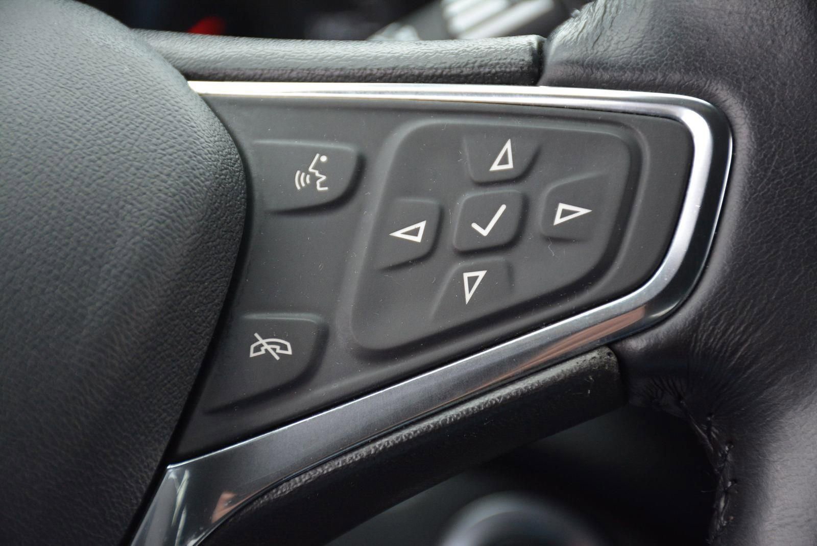 Used 2020 Chevrolet Equinox LT AWD/4WD image 30