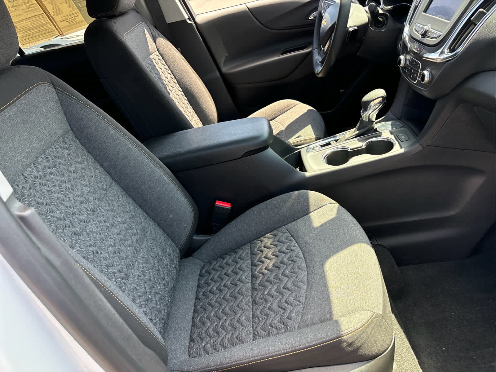 Certified 2024 Chevrolet Equinox LT w/ LPO, Floor Liner Package image 18