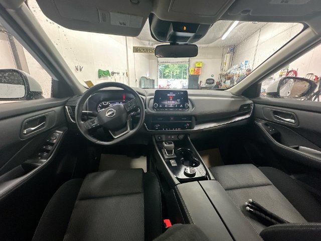 Used 2026 Nissan Rogue SV AWD/4WD image 25