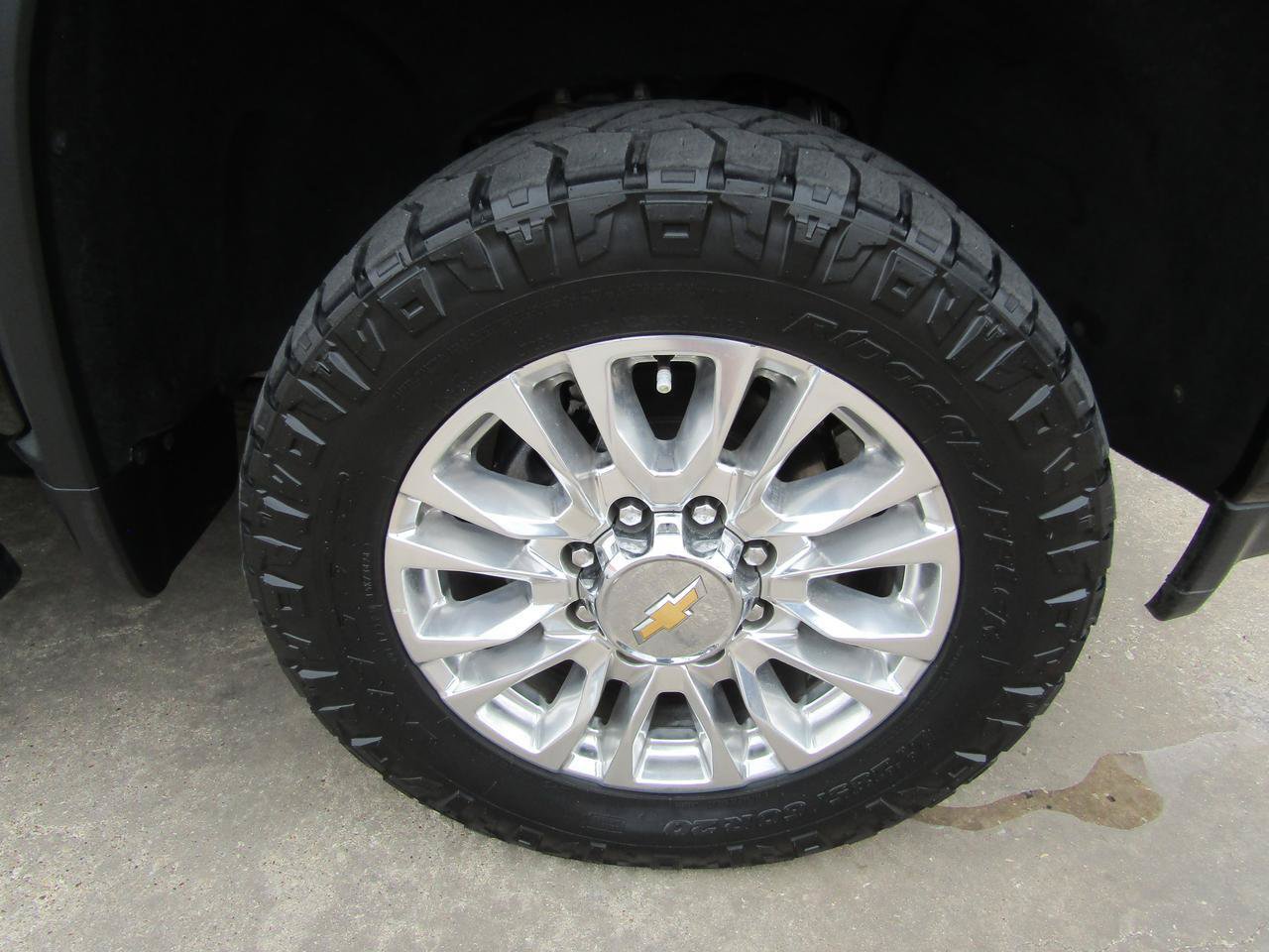 Used 2021 Chevrolet Silverado 2500 High Country w/ Z71 Off-Road Package AWD/4WD image 8