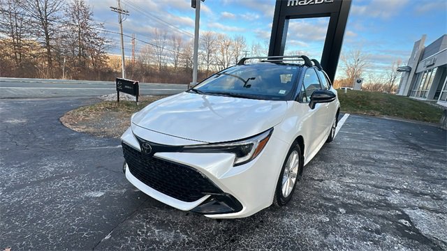 Used 2023 Toyota Corolla SE image 2