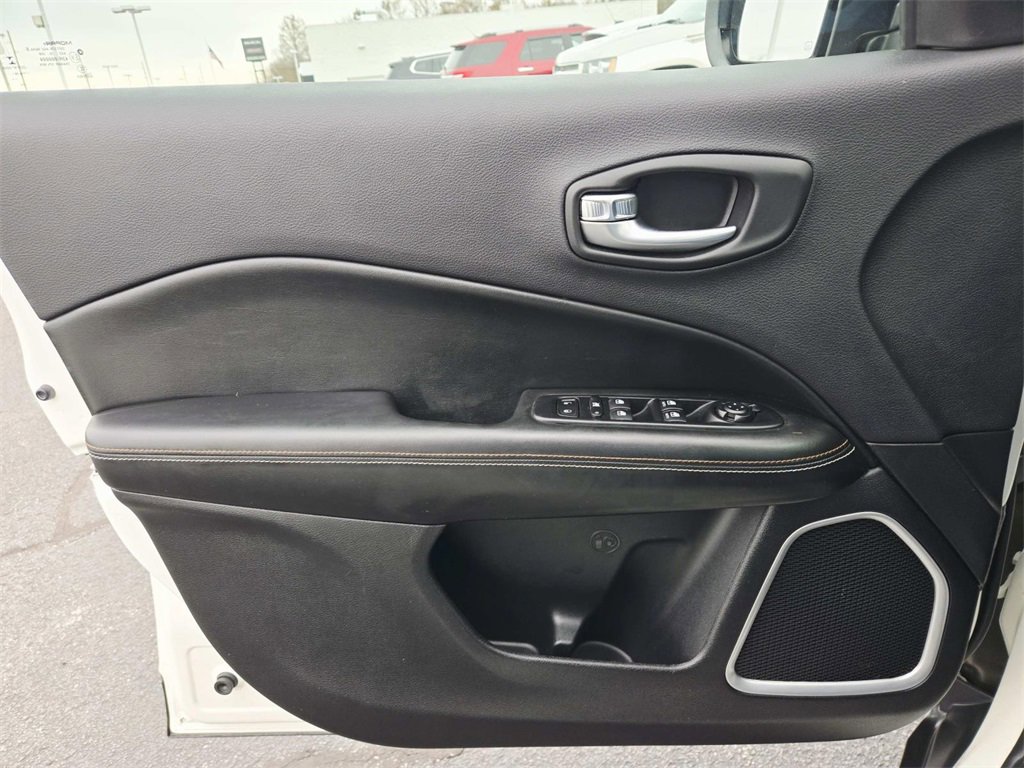 Used 2018 Jeep Compass Latitude w/ Popular Equipment Group image 31