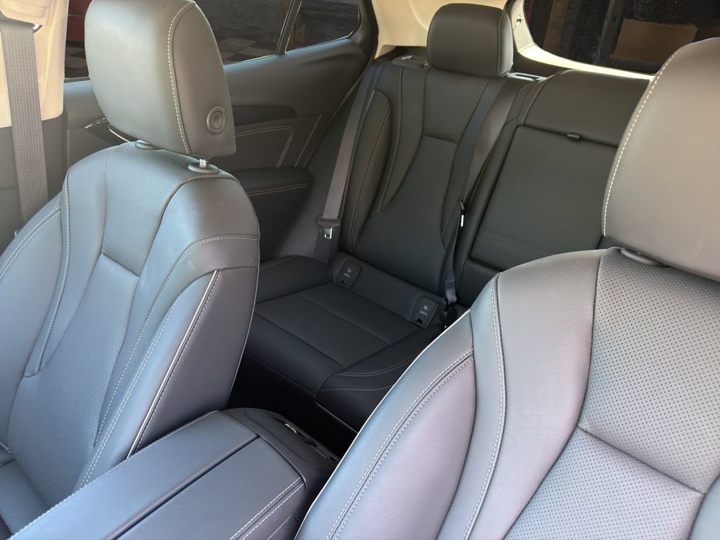 Certified 2023 Buick Envision Essence FWD image 27