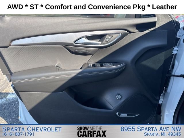 Used 2024 Buick Envision Sport Touring image 11