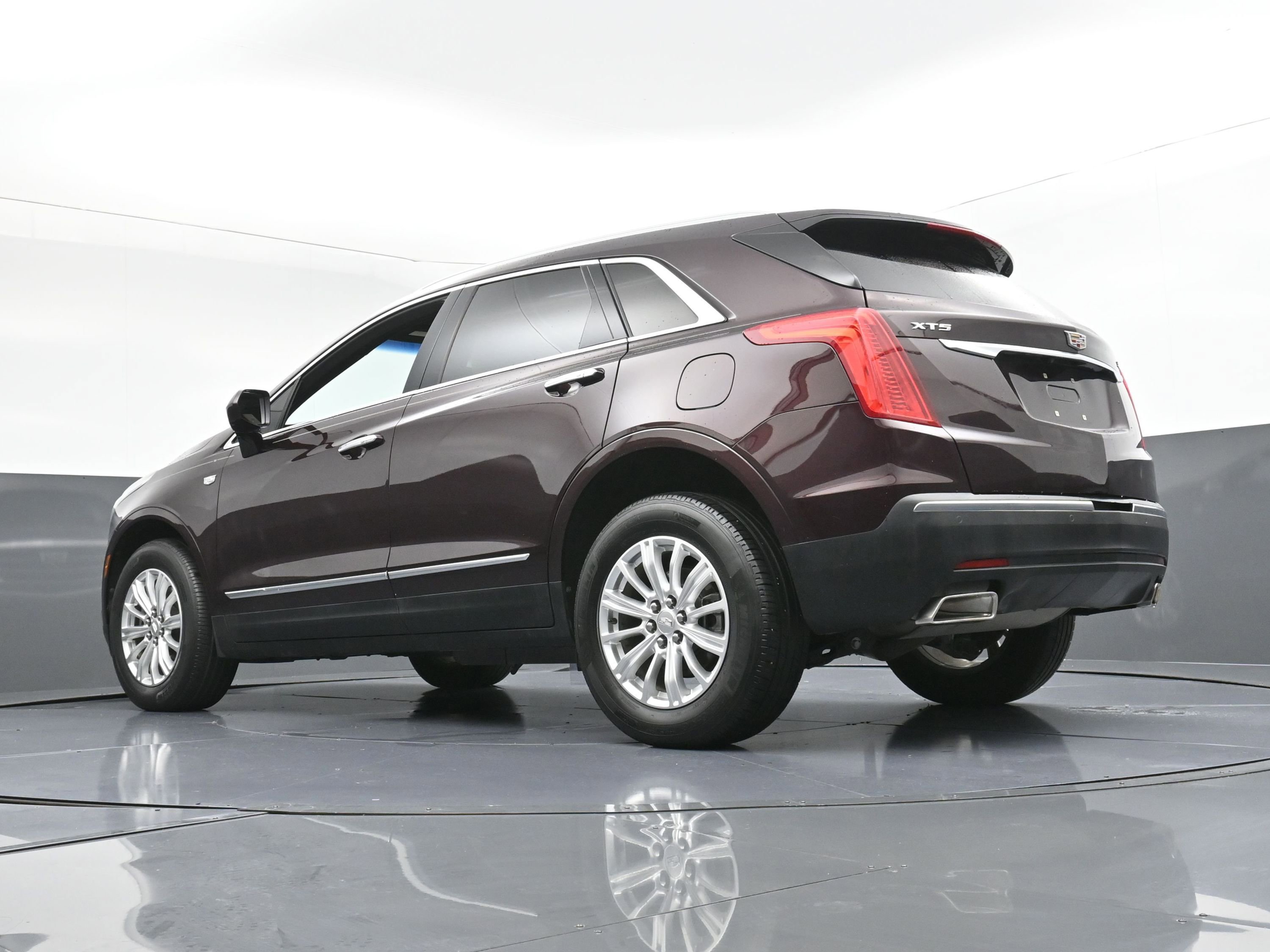 Used 2018 Cadillac XT5 FWD image 25