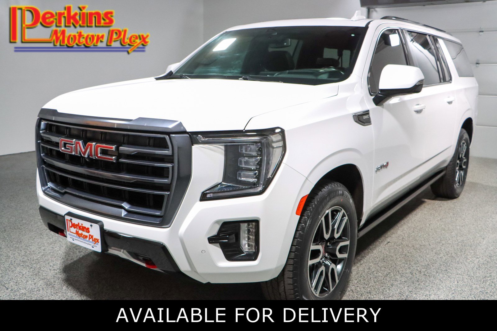 Used 2023 GMC Yukon XL AT4 image 1