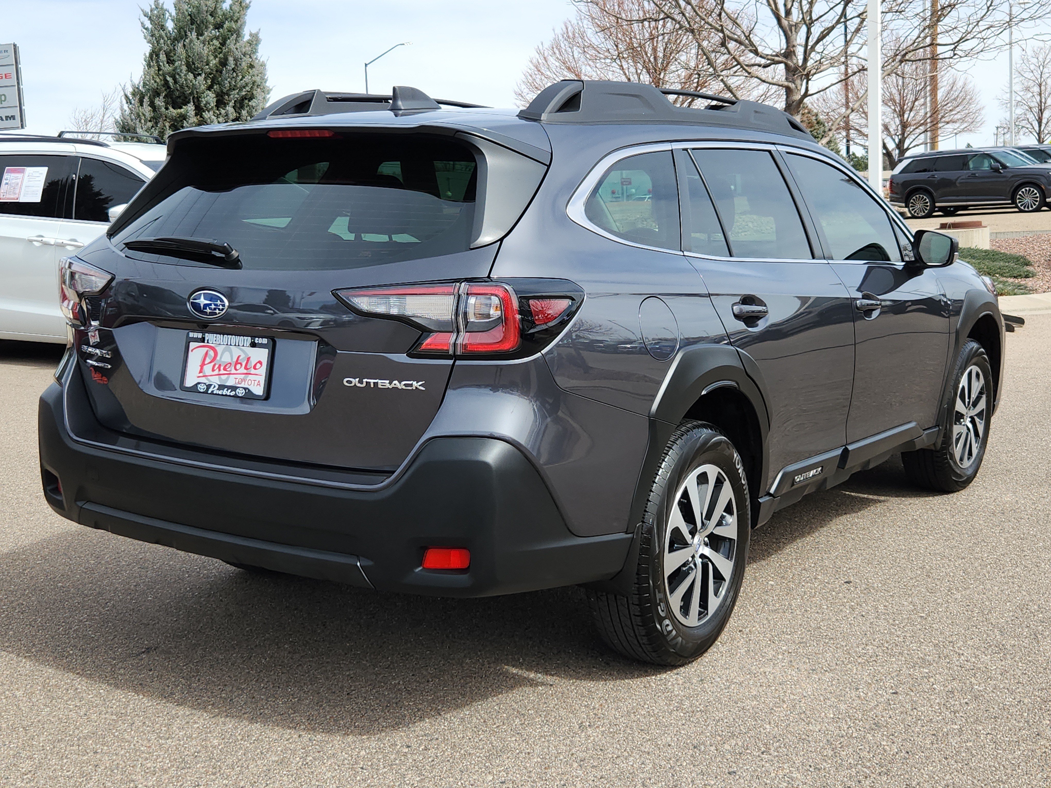 Used 2025 Subaru Outback AWD/4WD image 3