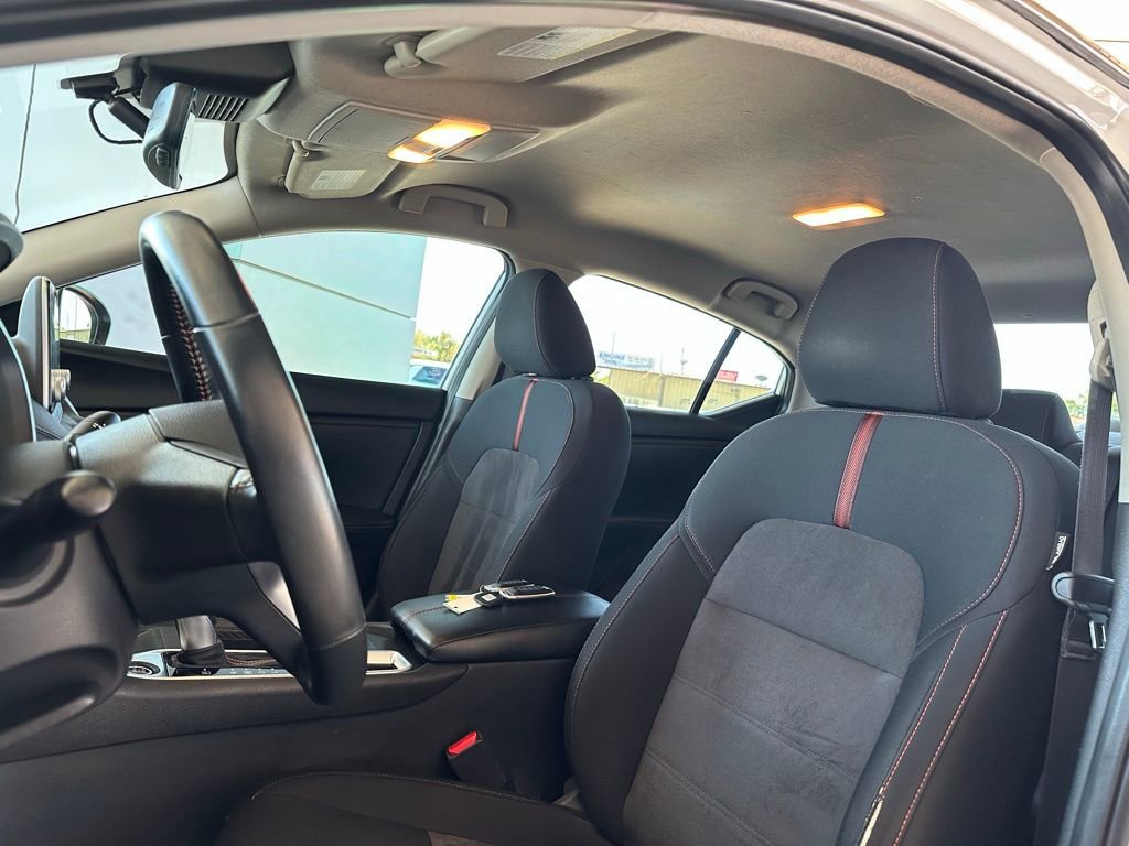 Used 2024 Nissan Sentra SR w/ Lighting Package FWD image 14
