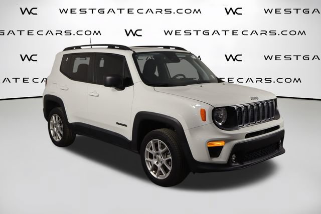 Used 2023 Jeep Renegade Latitude w/ Sun & Fun Group AWD/4WD image 44