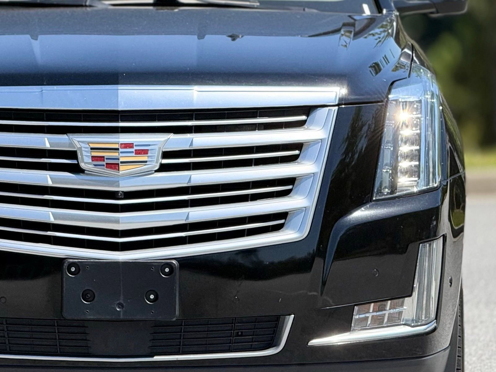 Used 2019 Cadillac Escalade ESV Platinum AWD/4WD image 15