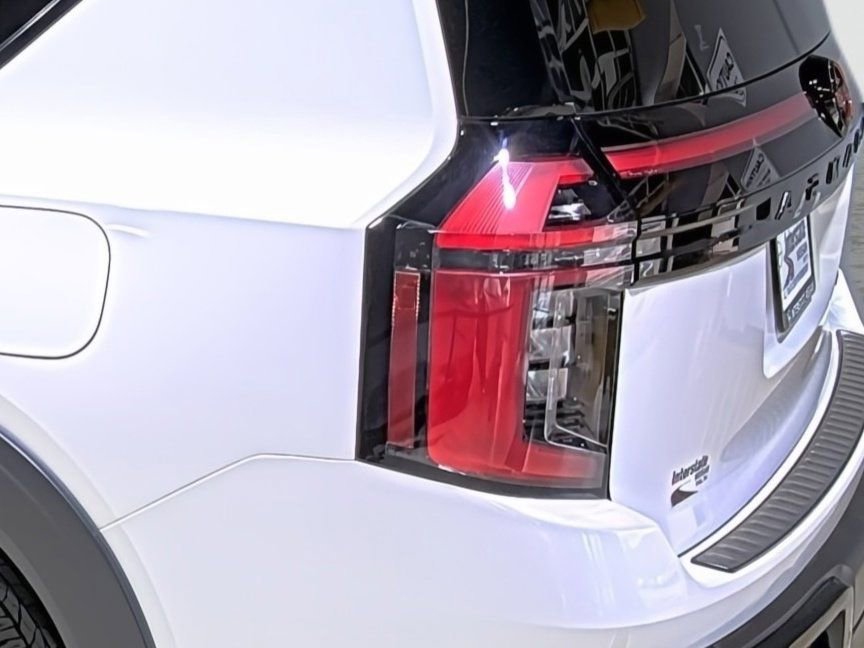 Used 2025 Nissan Armada PRO-4X image 10