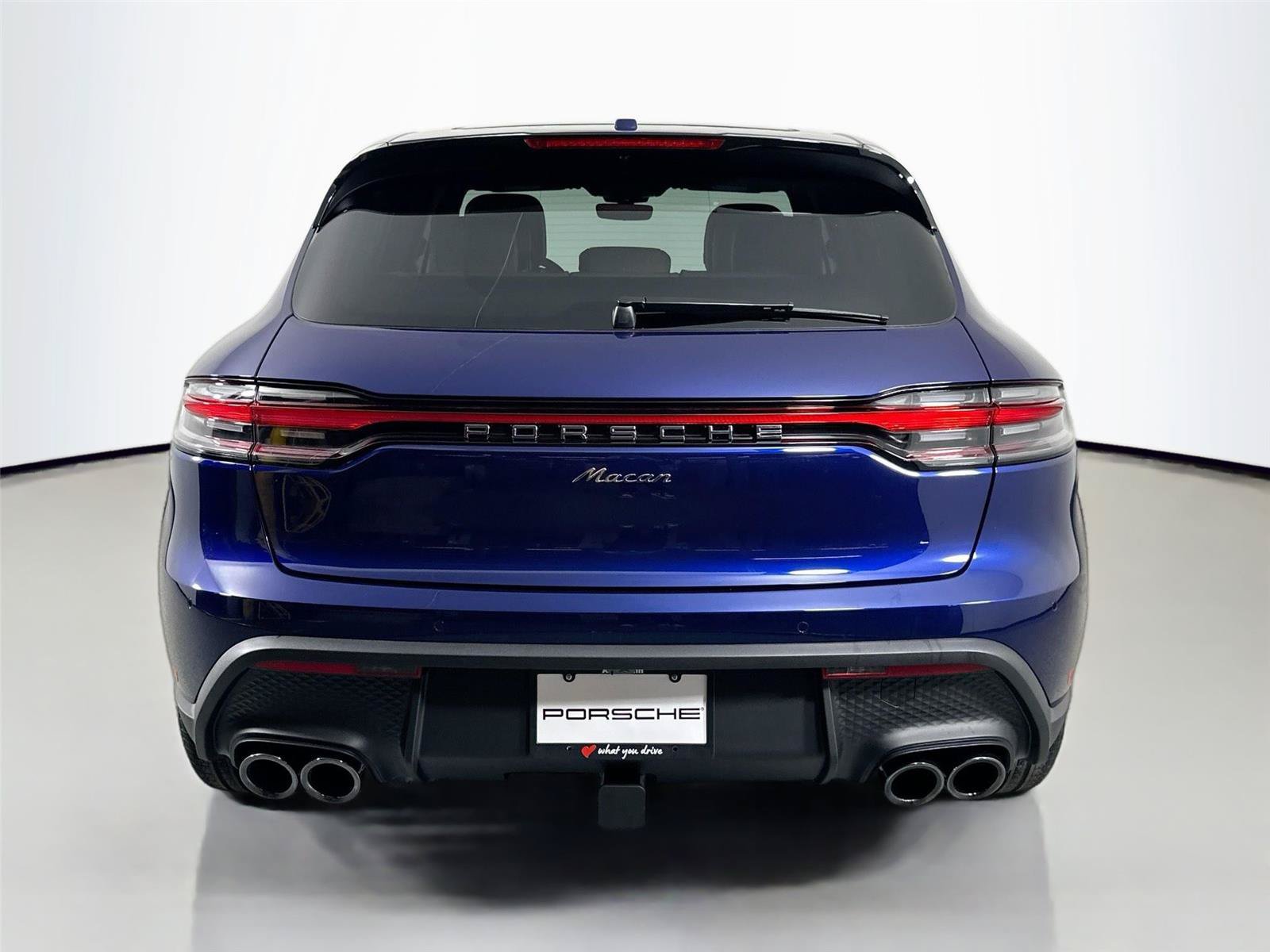Certified 2026 Porsche Macan Turbo AWD/4WD image 6