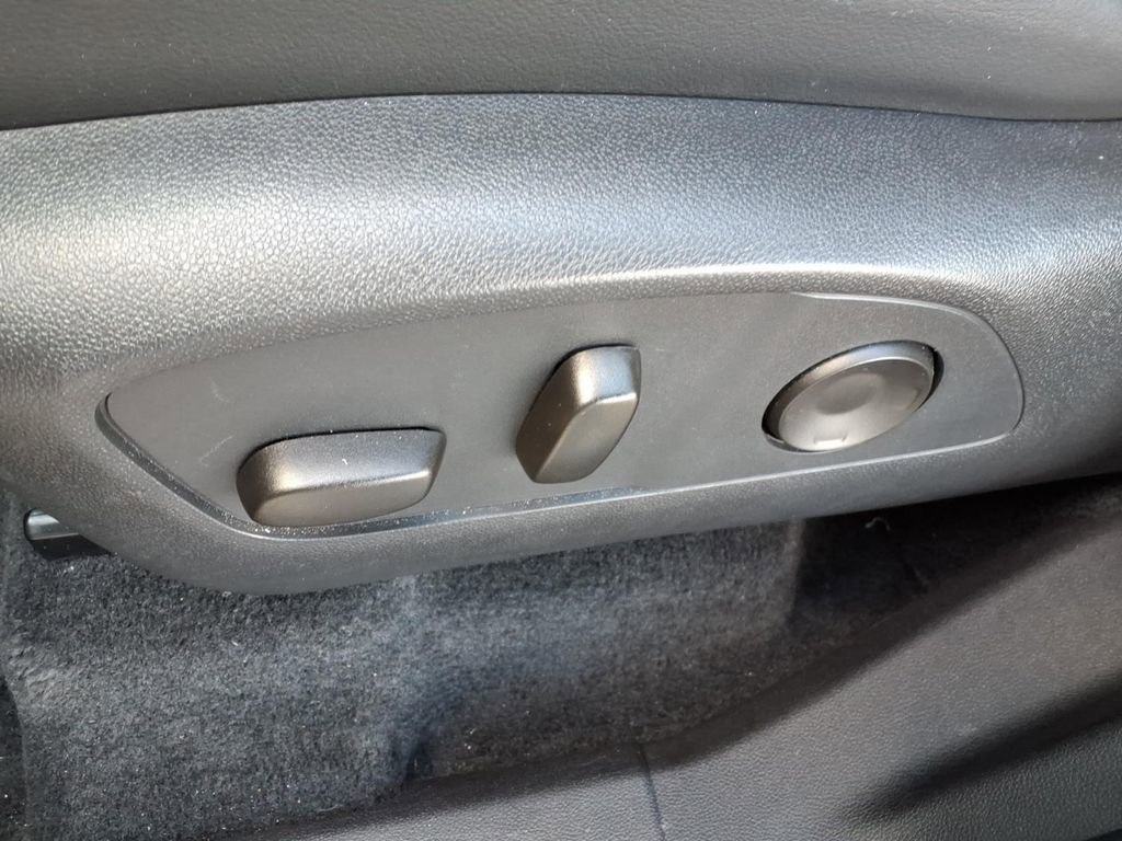 Used 2025 Buick Enclave Preferred image 12