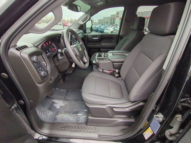 Used 2022 Chevrolet Silverado 2500 Custom w/ Custom Value Package AWD/4WD image 8
