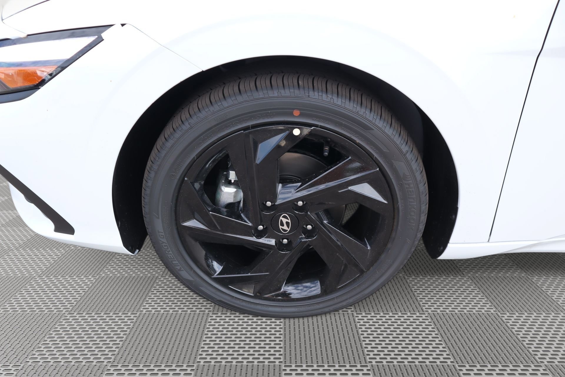 New 2026 Hyundai Elantra SEL Sport FWD image 4