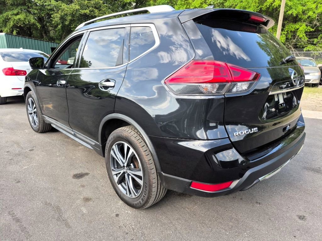 Used 2017 Nissan Rogue SL w/ SL Premium Package image 4