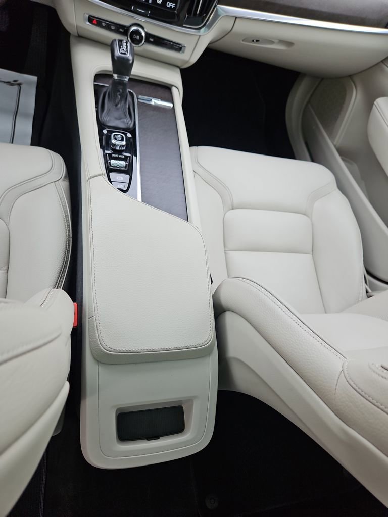 Used 2018 Volvo V90 T6 Cross Country w/ Convenience Package image 25