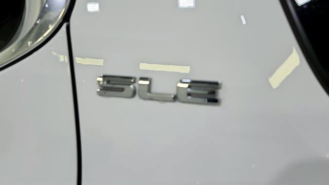 Used 2019 GMC Acadia SLE FWD image 28