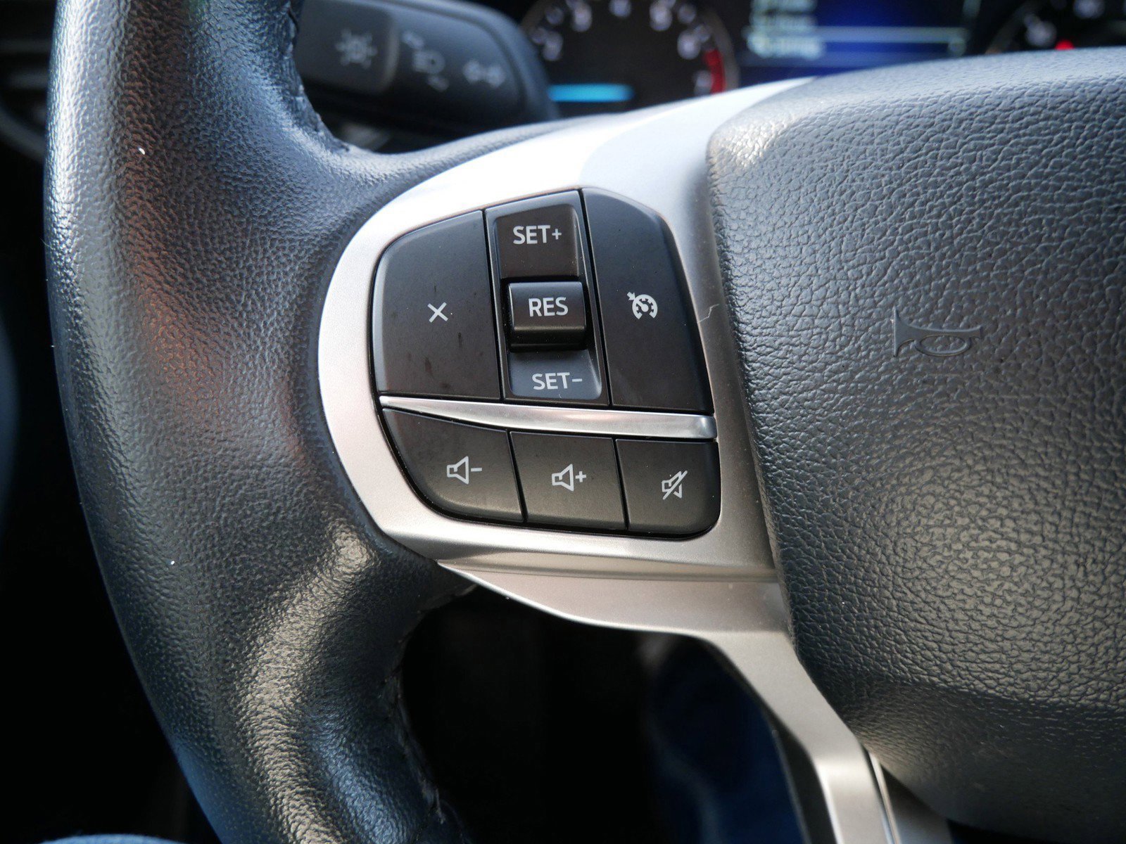 Used 2024 Ford Explorer XLT w/ Class IV Trailer Tow Package image 28