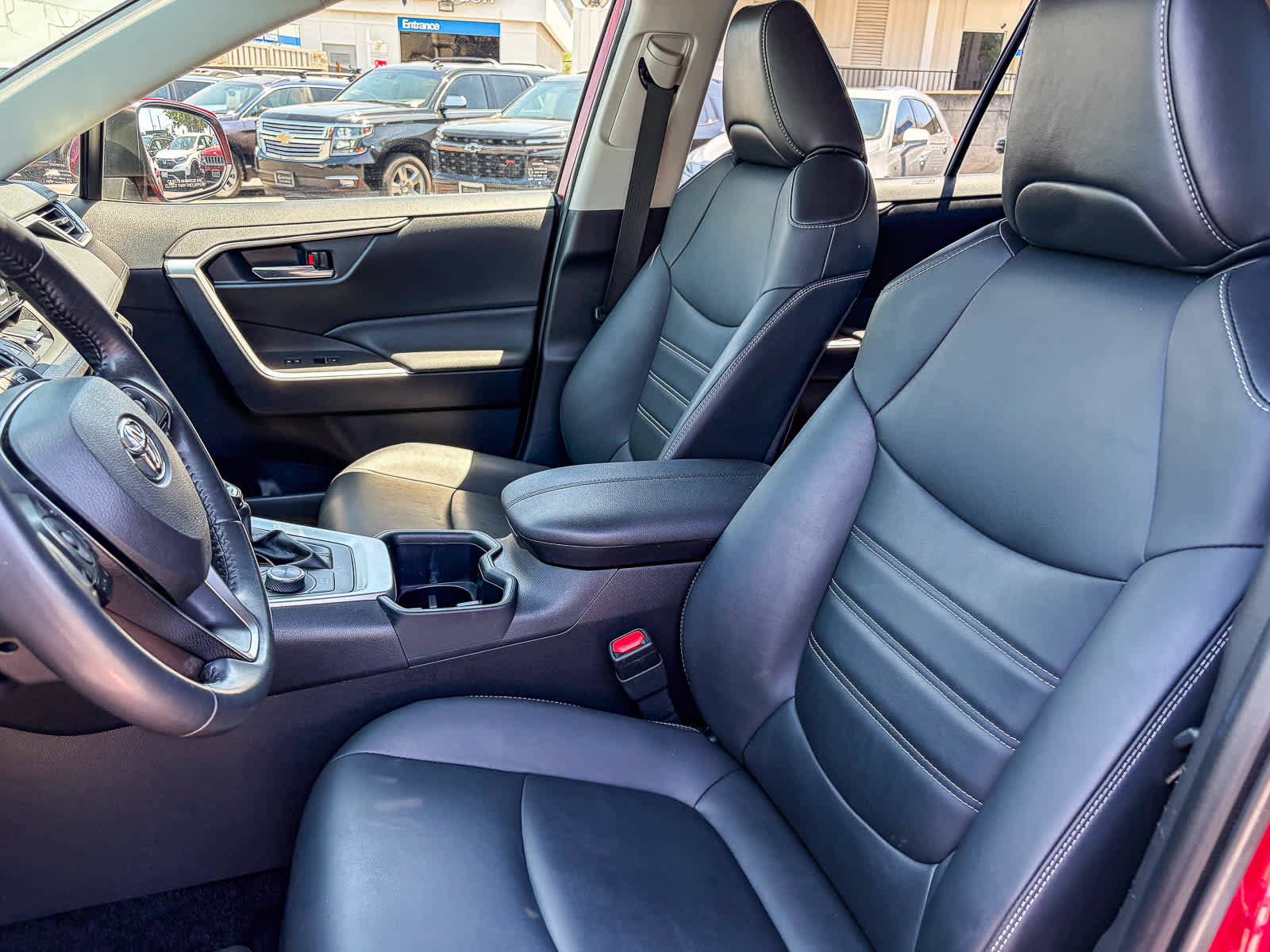 Used 2022 Toyota RAV4 XLE Premium AWD/4WD image 15