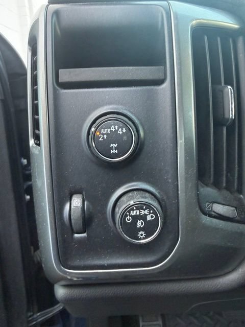Used 2018 Chevrolet Silverado 1500 LT w/ All Star Edition AWD/4WD image 27