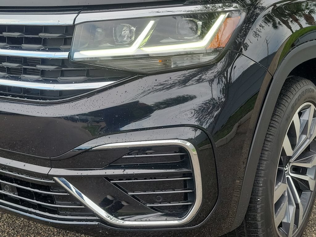 Certified 2023 Volkswagen Atlas Cross Sport SEL Premium R-Line AWD/4WD image 11