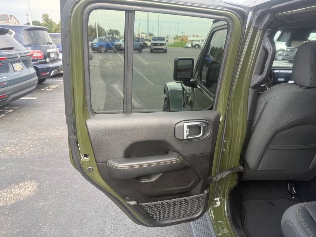 Used 2024 Jeep Wrangler Unlimited Sahara AWD/4WD image 43
