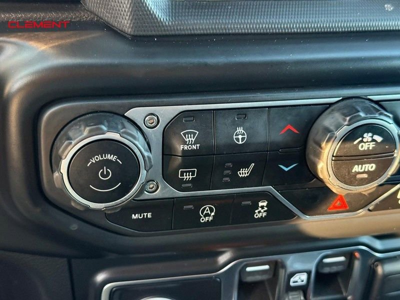 Used 2022 Jeep Wrangler Unlimited Sahara AWD/4WD image 29
