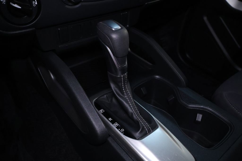 Used 2023 Nissan Frontier SV image 32