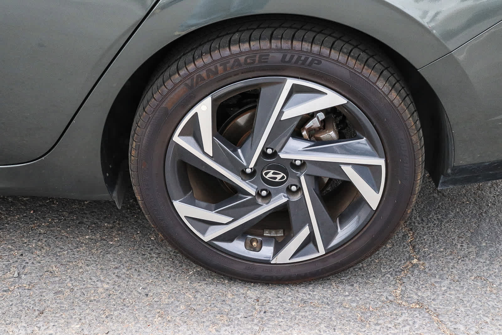 Used 2024 Hyundai Elantra Limited FWD image 7