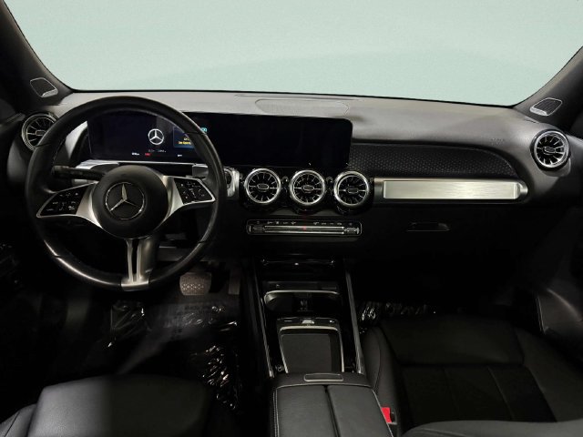 Used 2024 Mercedes-Benz GLB 250 4MATIC image 10