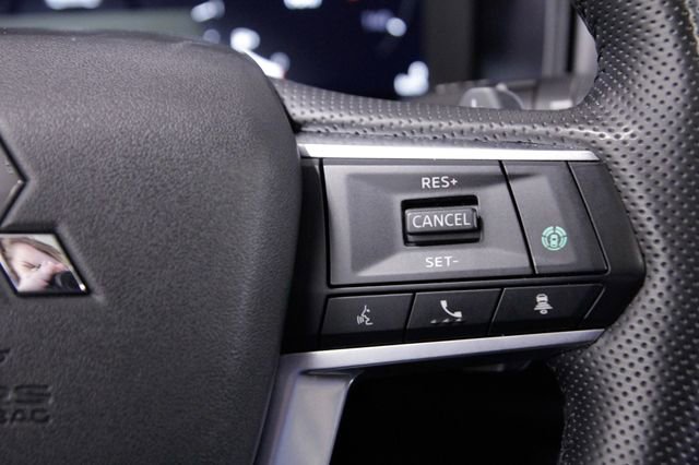 Used 2025 Mitsubishi Outlander SEL image 31