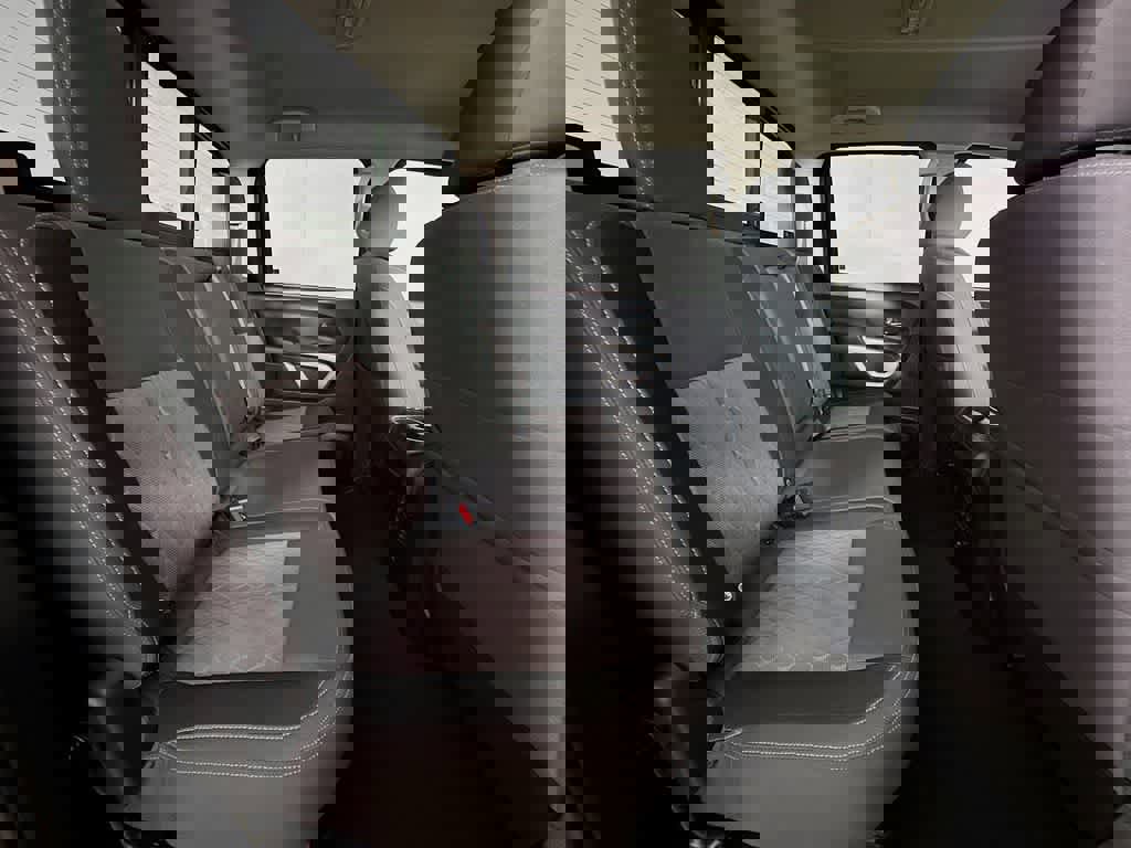 Used 2024 Nissan Titan SV w/ SV Convenience Package image 31