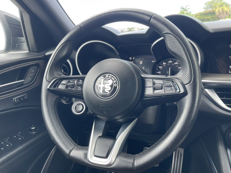 Used 2022 Alfa Romeo Stelvio Ti AWD/4WD image 18