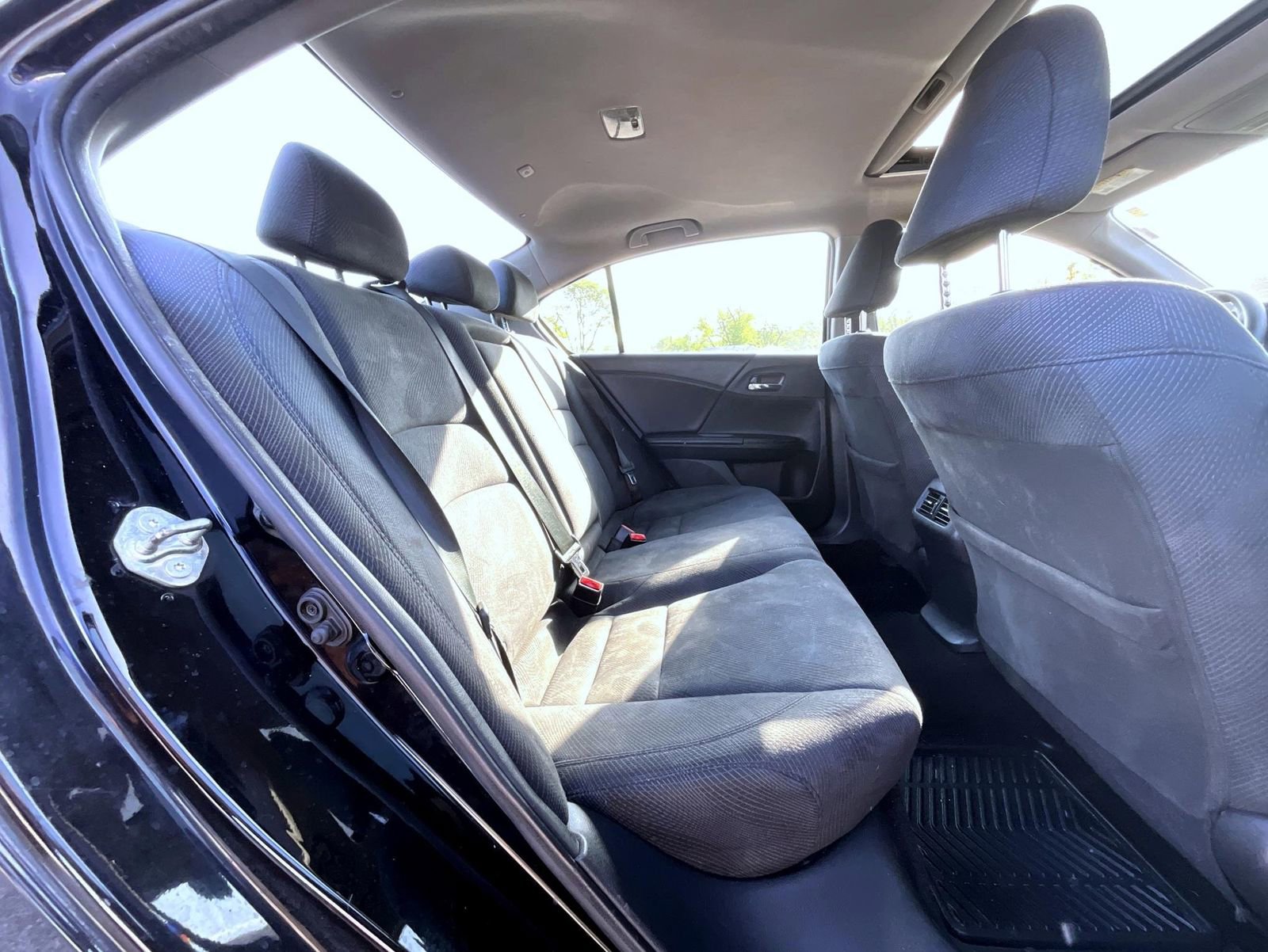 Used 2016 Honda Accord EX image 19