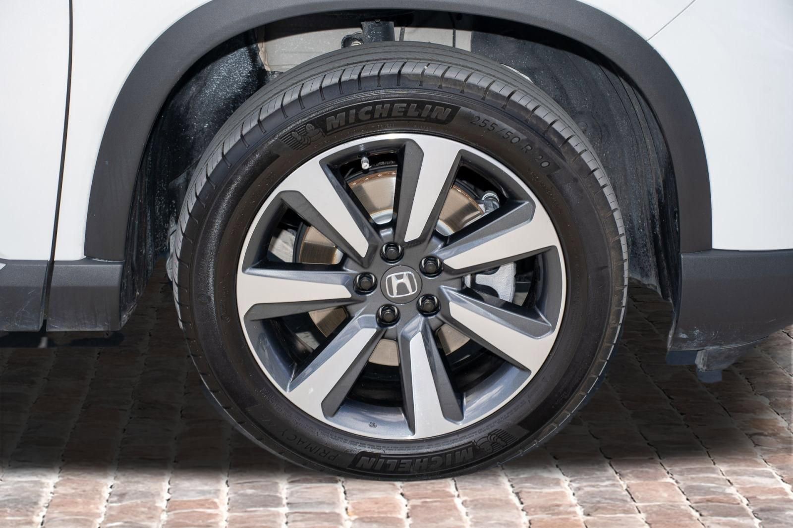 Certified 2023 Honda Pilot Touring image 45