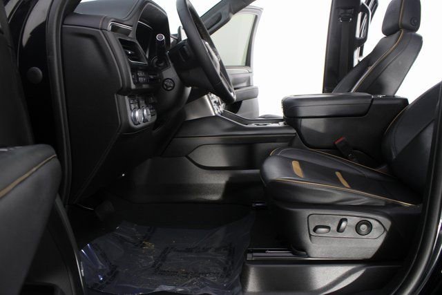 Used 2023 GMC Yukon AT4 w/ Technology Package image 19