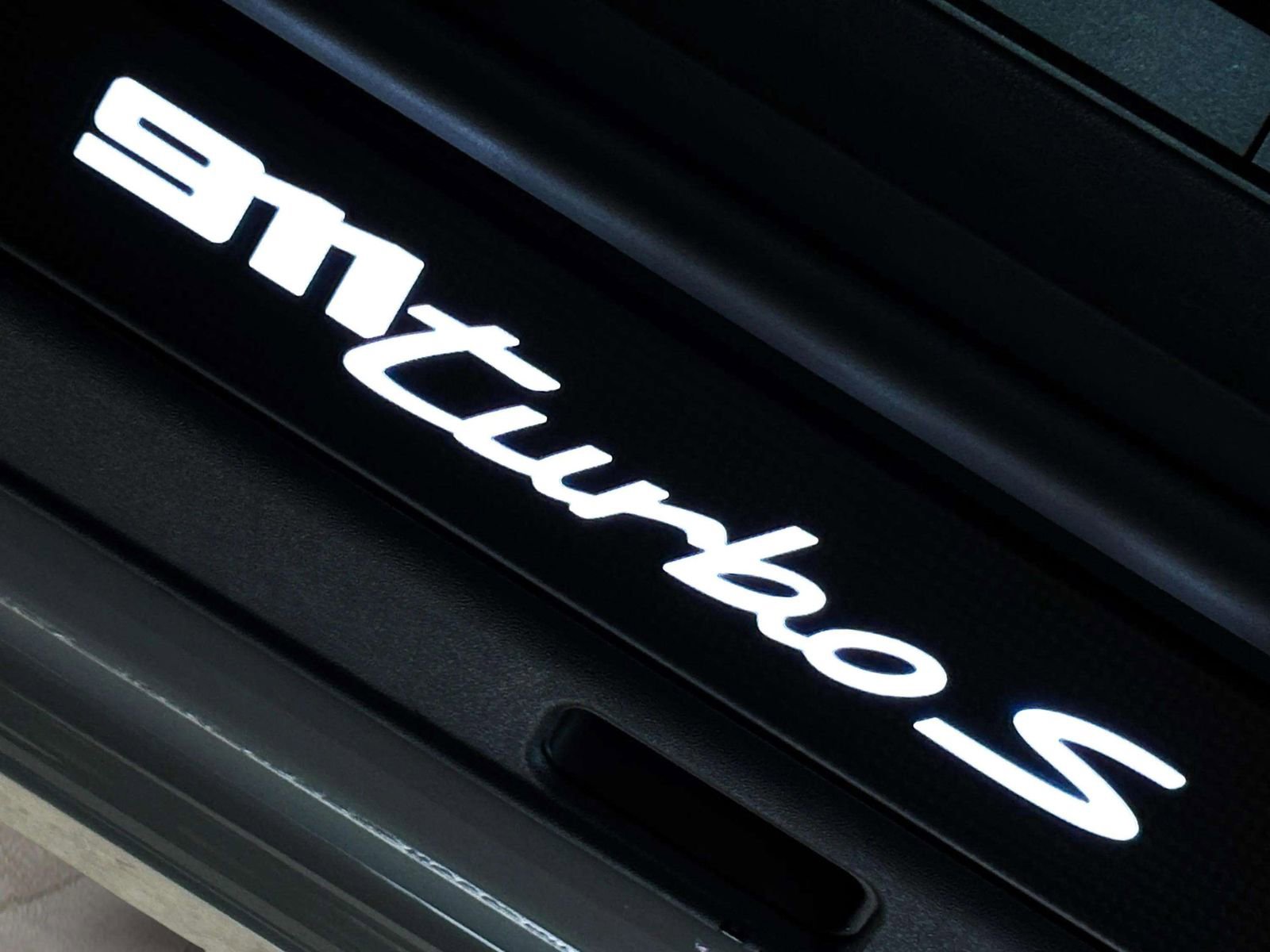 Used 2022 Porsche 911 Turbo S image 23